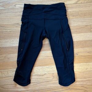 Lululemon cropped yoga pants with zipper pockets